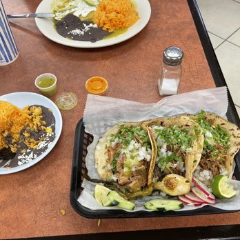 Taqueria Los Compadres - Carnitas tacos, rice & beans. - Tacos Near Me - Waldorf, Maryland Taqueria Los Compadres - Carnitas tacos, rice & beans. - Tacos Near Me - Waldorf, Maryland