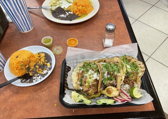 Taqueria Los Compadres by null