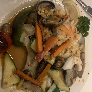 Assaggio - seafood combination with vegetables, no pasta, garlic sauce - Italian Near Me - Mililani, Hawaii