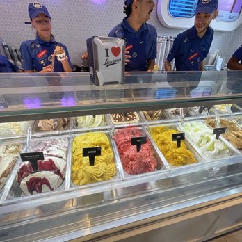 Lucciano’s Barcelona - Ice Cream & Frozen Yogurt Near Me - Barcelona, B
