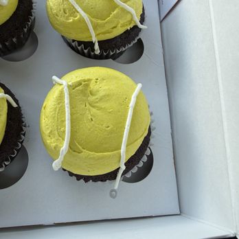 Dazzle Cupcakes - Desserts Near Me - Lebanon, New Hampshire Dazzle Cupcakes - Desserts Near Me - Lebanon, New Hampshire