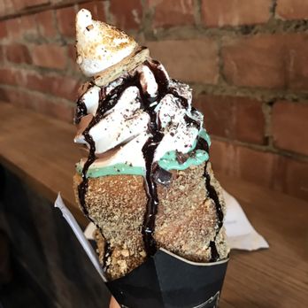 Eva's Original Chimneys - Desserts Near Me - Toronto, Ontario Eva's Original Chimneys - Desserts Near Me - Toronto, Ontario
