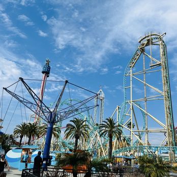Knott's Berry Farm - Beautiful day at Knotts Berry Farm! - Amusement Parks Near Me - Buena Park, California Knott's Berry Farm - Beautiful day at Knotts Berry Farm! - Amusement Parks Near Me - Buena Park, California
