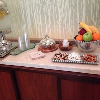 Laniwai Spa - Water infused with fresh pineapple (YUM), beautiful muffins, fresh fruit, pretzels, and nuts. - Day Spas Near Me - Kapolei, Hawaii