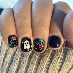 Evolve Salon - Fun nail art by Abbey!