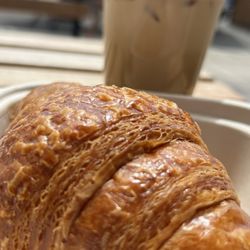 Black Elephant Coffee - Ham and Cheese Croissant && horchata latte