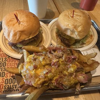 HiHo Cheeseburger | Studio City - Pastrami burger, HiHo Double, Ashton Fries - New American Near Me - Studio City, California HiHo Cheeseburger | Studio City - Pastrami burger, HiHo Double, Ashton Fries - New American Near Me - Studio City, California
