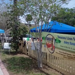 Deuces Live Sunday Market