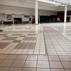Wilton Mall - "Food court"