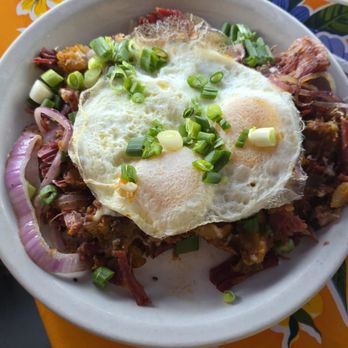 Beach Break Cafe - Corned Beef Hash and Eggs - Breakfast & Brunch Near Me - Oceanside, California