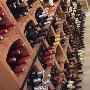 Le Cellier - You can buy your bottle of wine when you come to our restaurant - Tapas Bars Near Me - Limoges, 87
