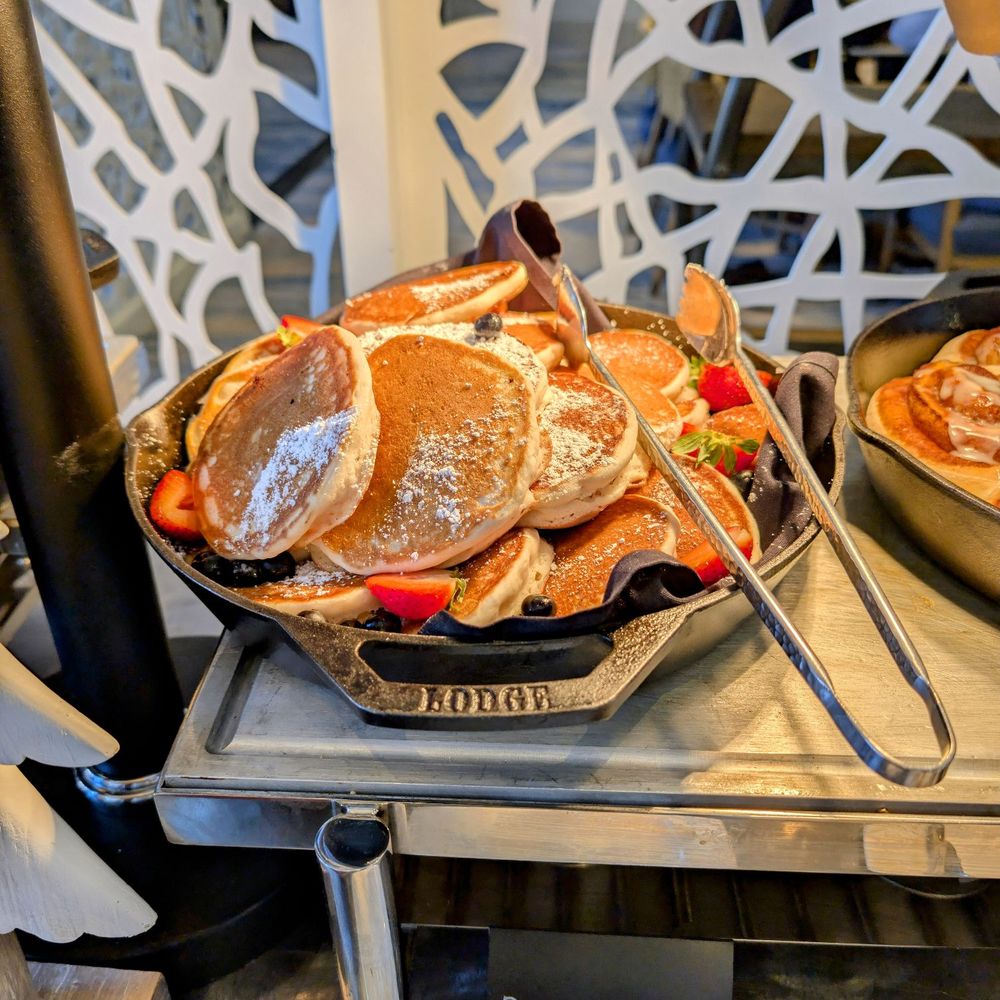 La Luz Restaurant - Pancakes at the buffet - Tex-Mex Near Me - Tucson, Arizona La Luz Restaurant - Pancakes at the buffet - Tex-Mex Near Me - Tucson, Arizona