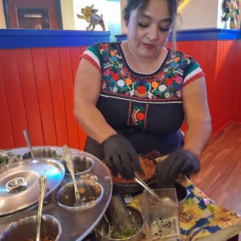 Guadalajara's - The salsa lady customizing my mild salsa - Tacos Near Me - Sierra Vista, Arizona