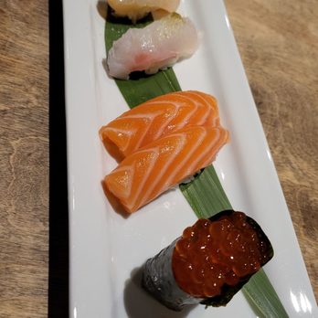 EAT'S SUSHI - Salmon Egg, Salmon, Seated Jumbo Scallop, & Yellowtail Sushi - Sushi Bars Near Me - Costa Mesa, California EAT'S SUSHI - Salmon Egg, Salmon, Seated Jumbo Scallop, & Yellowtail Sushi - Sushi Bars Near Me - Costa Mesa, California