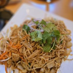 Pho Vn - Chicken pad tai
