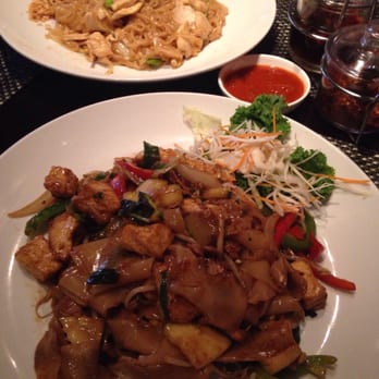 Thailicious - Chicken pad Thai and drunken beef/tofu noodles - Thai Near Me - Longwood, Florida Thailicious - Chicken pad Thai and drunken beef/tofu noodles - Thai Near Me - Longwood, Florida