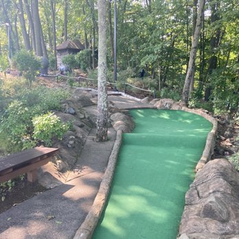 Safari Golf - Mini Golf Near Me - Berlin, Connecticut