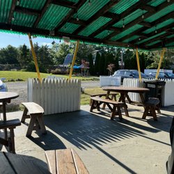 Cream King - Outside seating. Pretty sunny.