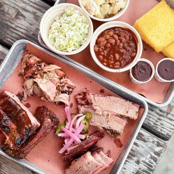 South Winchester BBQ - BBQ Platter w side of mac & cheese, coleslaw, beans, and corn bread  -- IG: @phuoodwithvicks - Barbeque Near Me - San Jose, California