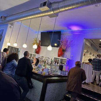Fort Hill Bar & Grill - people sitting at the bar - Bars Near Me - Boston, Massachusetts