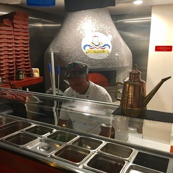 'O Munaciello - Master Napolitan Pizza Maker - Pizza Near Me - Miami, Florida 'O Munaciello - Master Napolitan Pizza Maker - Pizza Near Me - Miami, Florida