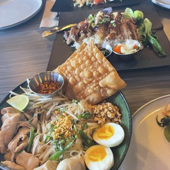 Table Thai - Mommom Noodle and Lazy Duck - Thai Near Me - Las Vegas, Nevada Table Thai - Mommom Noodle and Lazy Duck - Thai Near Me - Las Vegas, Nevada