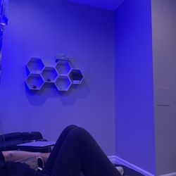 iCRYO Recovery & Wellness - Heads up, on iv bag (without any added vitamins) $99, $249 for a premium one. The staff is all very very slow, 2hrs for a quick drip?