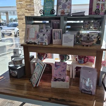 Buc-ee’s - Cool gift ideas. - Gas Stations Near Me - Goodyear, Arizona