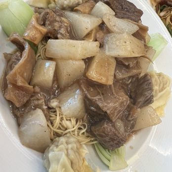 1480 HK Café - Beef noodle lo mein w. Wonton - Hong Kong Style Cafe Near Me - Douglaston, New York 1480 HK Café - Beef noodle lo mein w. Wonton - Hong Kong Style Cafe Near Me - Douglaston, New York