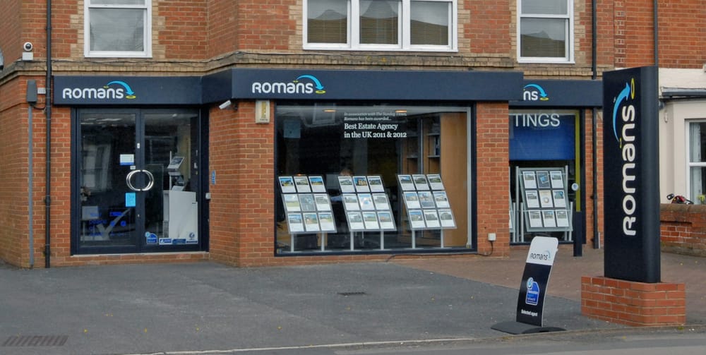 ROMANS TILEHURST Updated April 2024 3030a School Rd, Tilehurst