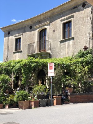 Bar Vitelli by null