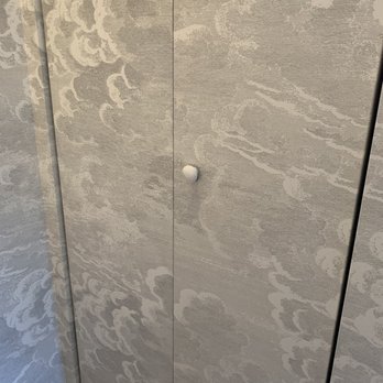 Gemini Wallcovering - Even the closet doors. - Wallpapering Near Me Gemini Wallcovering - Even the closet doors. - Wallpapering Near Me