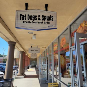 Fat Dogs & Spuds - Signage and outside seating - Hot Dogs Near Me - Fair Oaks, California Fat Dogs & Spuds - Signage and outside seating - Hot Dogs Near Me - Fair Oaks, California