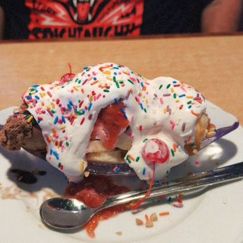 Studio Diner - Banana split - American Near Me - San Diego, California
