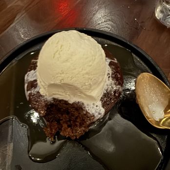 Gordon Ramsay Hell's Kitchen - Sticky toffee pudding - New American Near Me - Atlantic City, New Jersey Gordon Ramsay Hell's Kitchen - Sticky toffee pudding - New American Near Me - Atlantic City, New Jersey