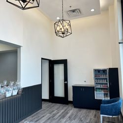 Texas Roots Endodontics - Reception area with complimentary drinks