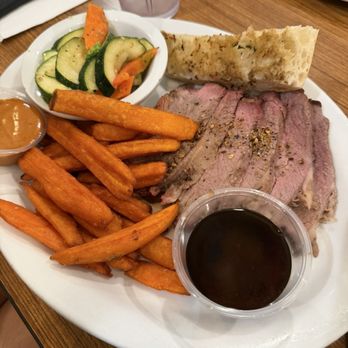 Mountain Oaks Cafe - Slow cooked tri tip dinner - American Near Me - Oakhurst, California Mountain Oaks Cafe - Slow cooked tri tip dinner - American Near Me - Oakhurst, California