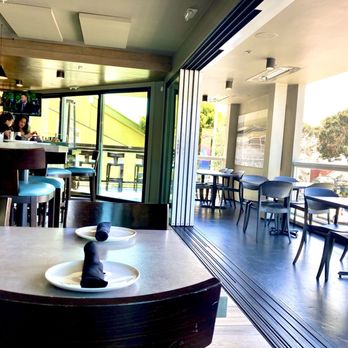 Oak - Interior of the restaurant: airy and elegant - New American Near Me - Laguna Beach, California Oak - Interior of the restaurant: airy and elegant - New American Near Me - Laguna Beach, California