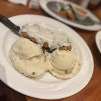 Black Oak Café - a plate of mashed potatoes and gravy - Cafes Near Me - Tuolumne, California Black Oak Café - a plate of mashed potatoes and gravy - Cafes Near Me - Tuolumne, California