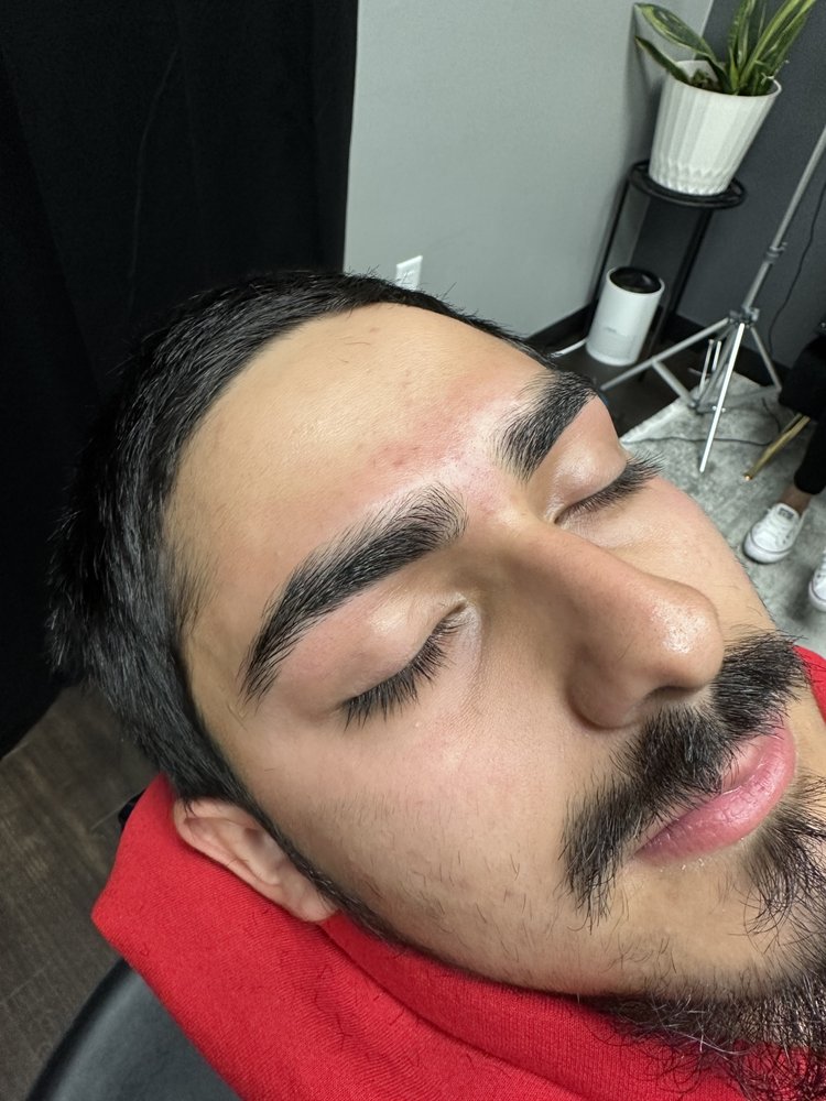 Elegant Brow Bar- Mariam Logo