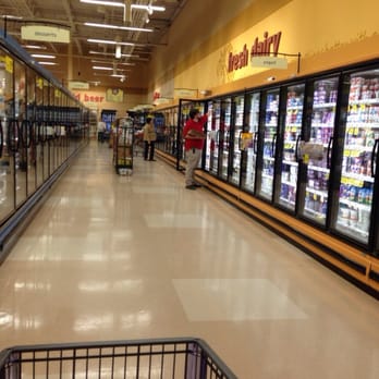 Hannaford Supermarkets - a grocery aisle with a shopping cart - Grocery Near Me - East Hampstead, New Hampshire Hannaford Supermarkets - a grocery aisle with a shopping cart - Grocery Near Me - East Hampstead, New Hampshire