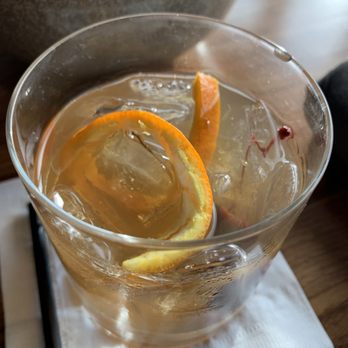 Peaks Lounge - Bulleit Bourbon old fashioned - Lounges Near Me - Denver, Colorado Peaks Lounge - Bulleit Bourbon old fashioned - Lounges Near Me - Denver, Colorado