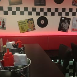Mile's Diner