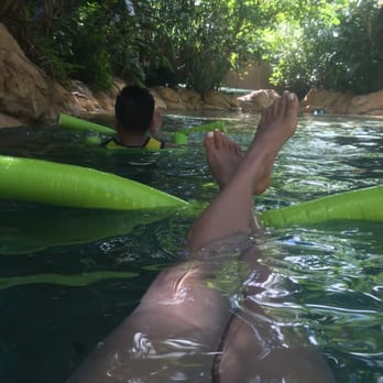 Discovery Cove - lazy river. - Amusement Parks Near Me - Orlando, Florida Discovery Cove - lazy river. - Amusement Parks Near Me - Orlando, Florida