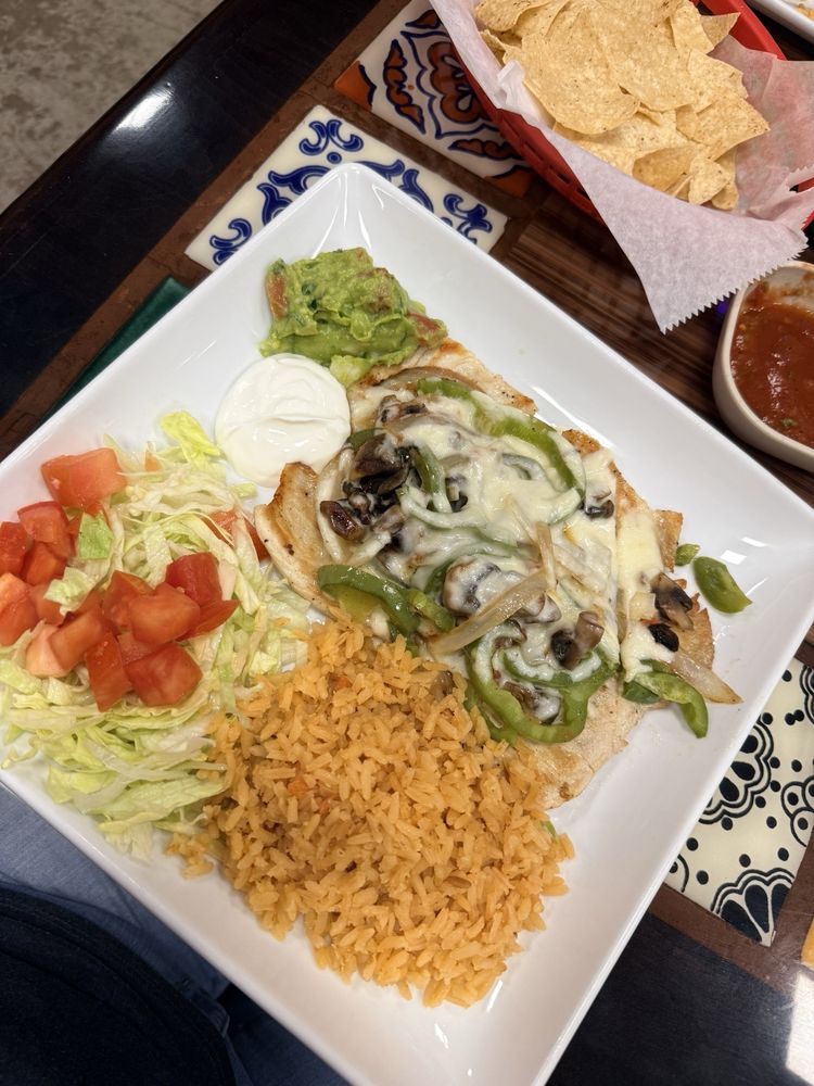 Roy's Taqueria and Mexican Restaurant