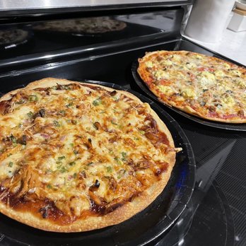 Vinnola's Italian Market - Pizza crust, mozzarella, sausage - Italian Near Me - Wheat Ridge, Colorado Vinnola's Italian Market - Pizza crust, mozzarella, sausage - Italian Near Me - Wheat Ridge, Colorado