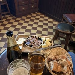 Little Temple Bar - Meat & Cheese Board