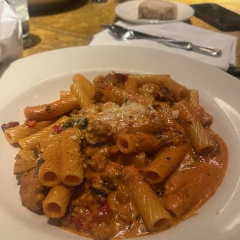 Grand Lux Cafe - Spicy Vodka Pasta - Desserts Near Me - Las Vegas, Nevada Grand Lux Cafe - Spicy Vodka Pasta - Desserts Near Me - Las Vegas, Nevada