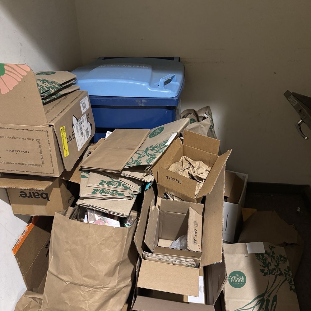 MKT - overflowing trash room - Apartments Near Me - Wilmington, Delaware MKT - overflowing trash room - Apartments Near Me - Wilmington, Delaware