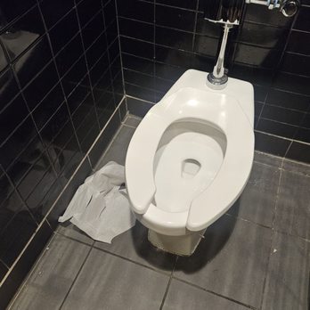 Buffalo Wild Wings - Dirty restroom - Chicken Wings Near Me - Menifee, California